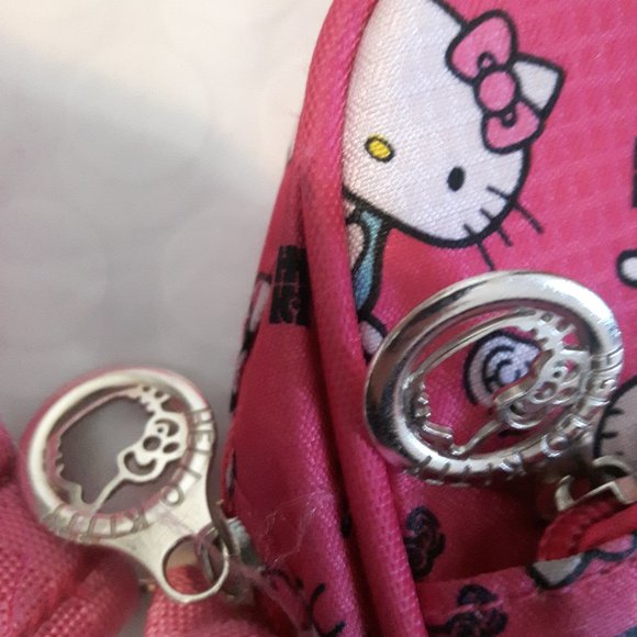 Cross over body Hello Kitty bag - Picture 7 of 8